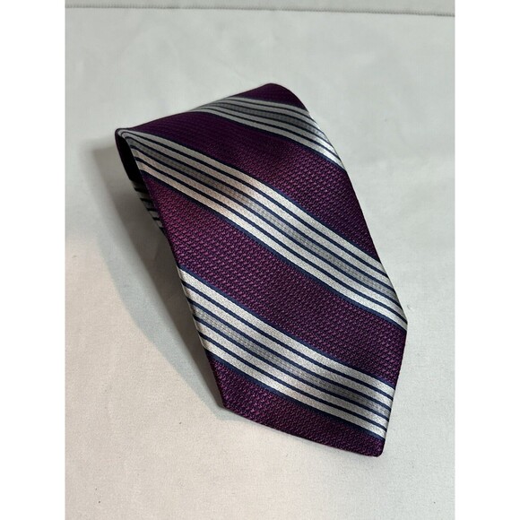 Jos A Bank Purple‎ And White Striped Tie Made In Italy 100% Silk - Picture 1 of 3